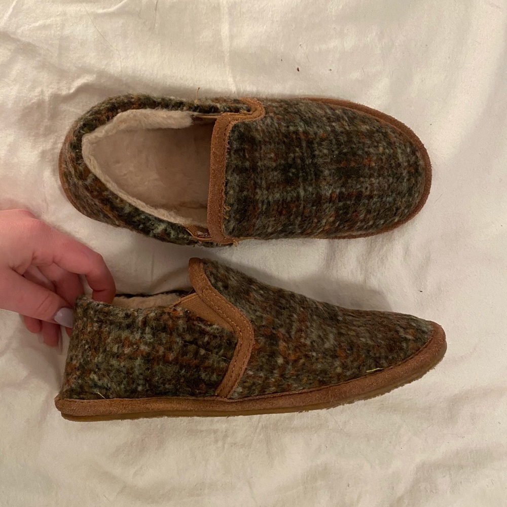BEARPAW slippers